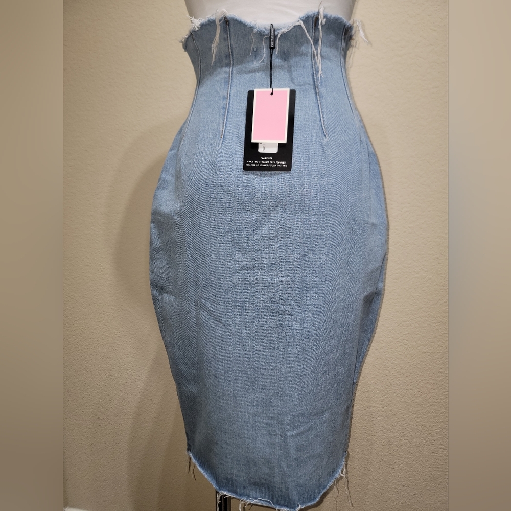 Button-Down Denim Dress - Picture 4 of 5